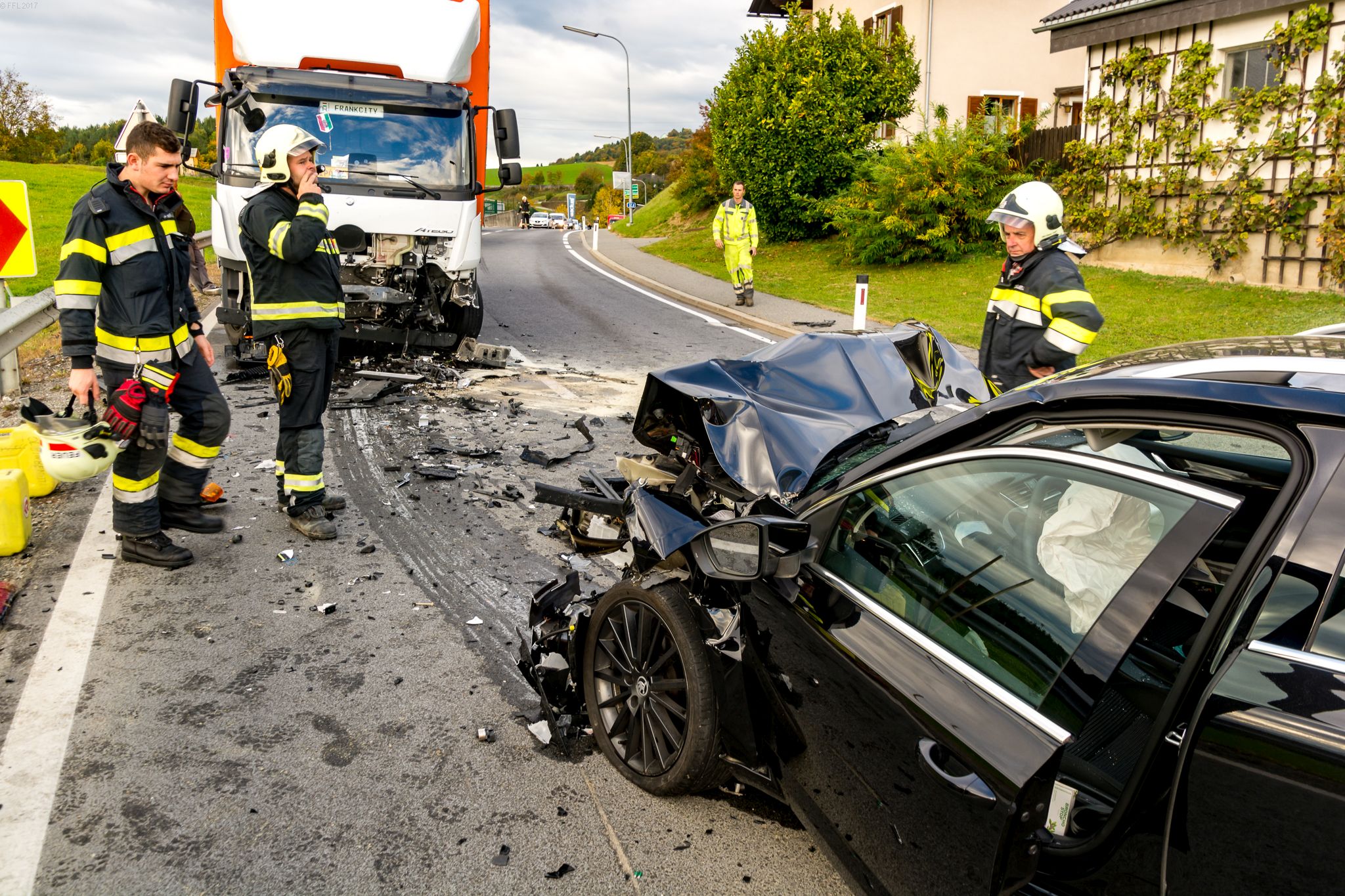 T03 Verkehrsunfall, Fahrzeugbergung, binden von Betriebsmittel