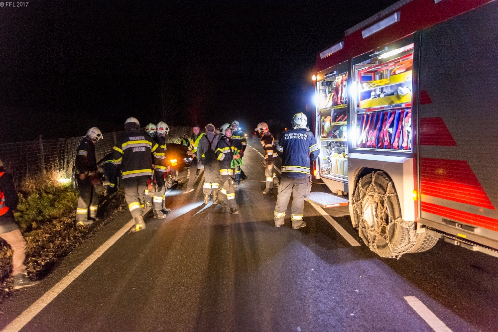 T03 Verkehrsunfall, Fahrzeugbergung, binden von Betriebsmittel