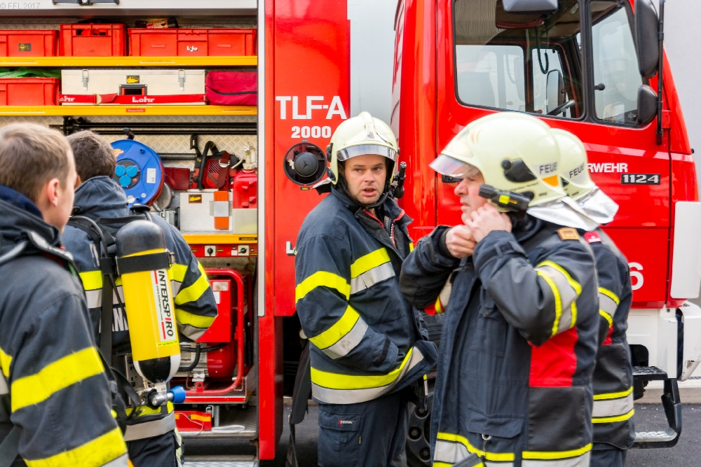 B15 Industrie-, Werkstätten und Sägewerksbrand, Tankstelle, Heizhaus etc. B15 Industrie-, Werkstätten und Sägewerksbrand, Tankstelle, Heizhaus etc.