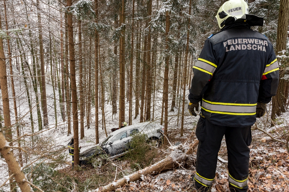 T03 Verkehrsunfall, Fahrzeugbergung, binden von Betriebsmittel T03 Verkehrsunfall, Fahrzeugbergung, binden von Betriebsmittel