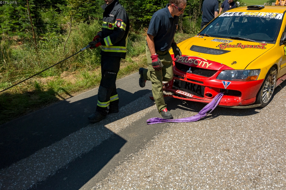 T03 Verkehrsunfall, Fahrzeugbergung, binden von Betriebsmittel T03 Verkehrsunfall, Fahrzeugbergung, binden von Betriebsmittel