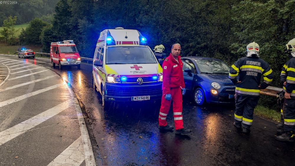 T03 Verkehrsunfall, Fahrzeugbergung, binden von Betriebsmittel