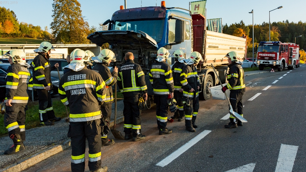 T03 Verkehrsunfall, Fahrzeugbergung, binden von Betriebsmittel T03 Verkehrsunfall, Fahrzeugbergung, binden von Betriebsmittel