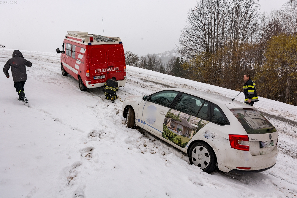 T03 Verkehrsunfall, Fahrzeugbergung, binden von Betriebsmittel T03 Verkehrsunfall, Fahrzeugbergung, binden von Betriebsmittel
