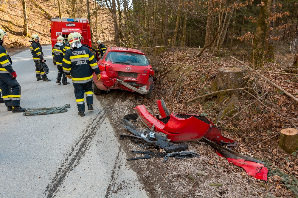 T03 Verkehrsunfall, Fahrzeugbergung, binden von Betriebsmittel T03 Verkehrsunfall, Fahrzeugbergung, binden von Betriebsmittel